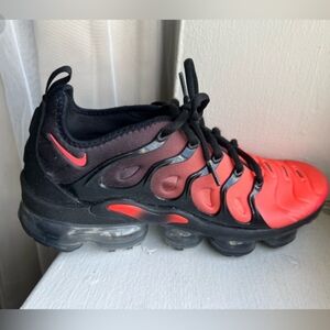 ⏰1 HOUR FLASH SALE Nike Air VaporMax Plus Red and Black Sneakers